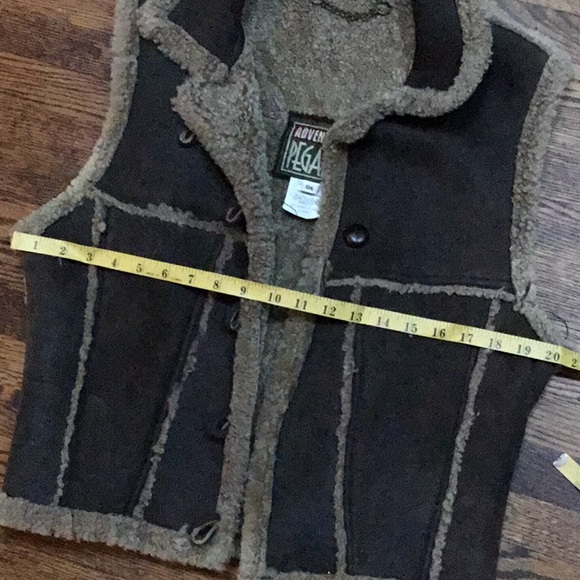 Brown Shearling Vest - Picture 7 of 8